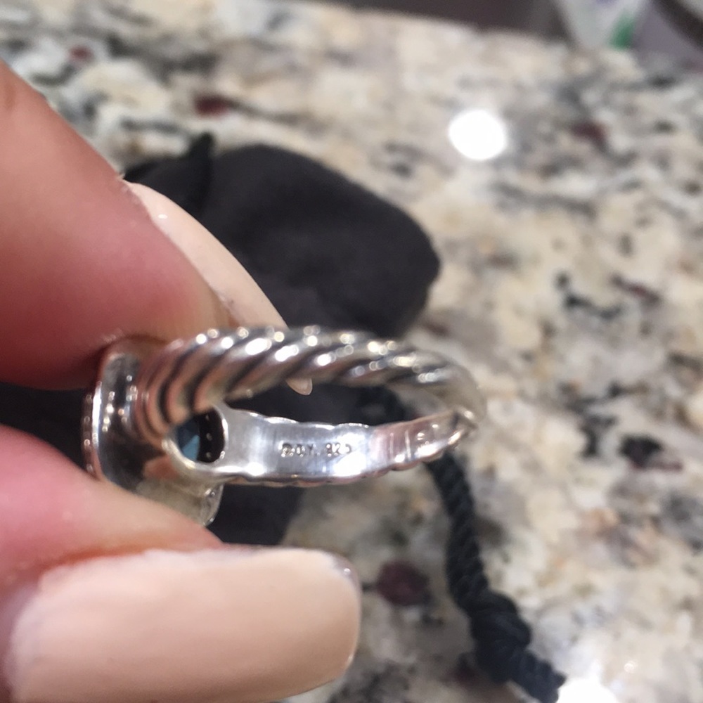 Gorgeous Authentic David Yurman ring - Picture 3 of 4